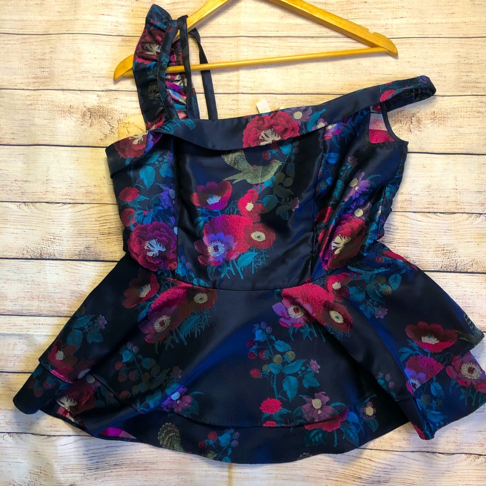 SCRIPTED peplum top - Picture 2 of 5
